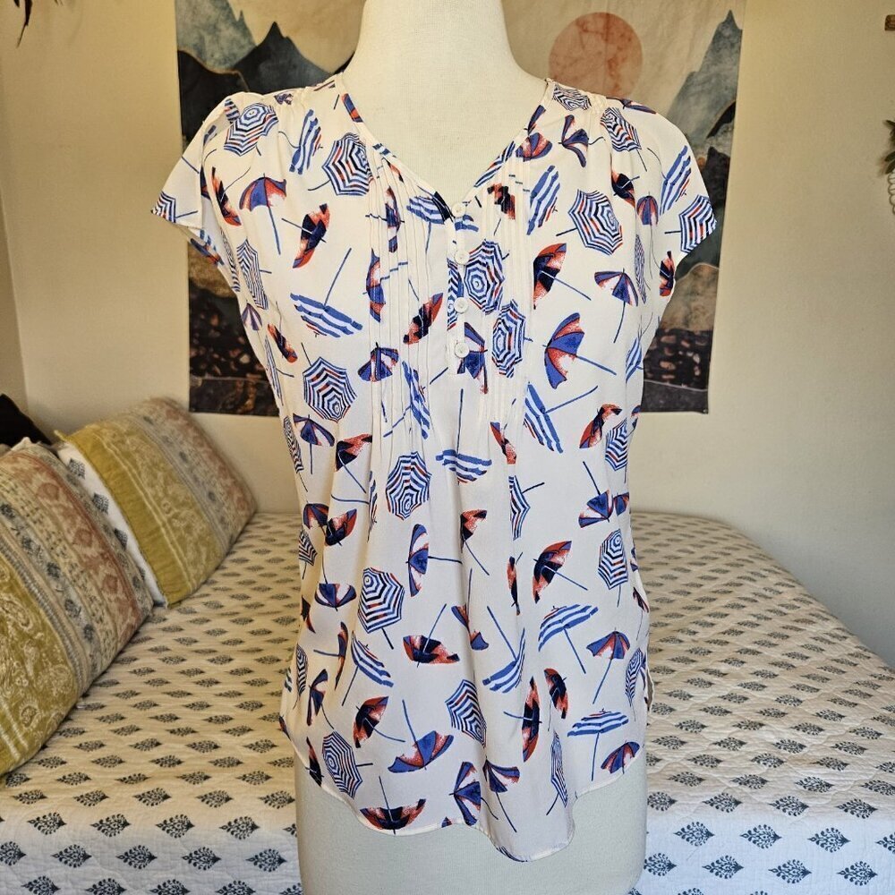 Talbots Petites Beach Umbrella Print V-Neck Blouse SP Red White Blue Nautical - Picture 12 of 13